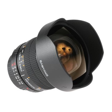Samyang 14mm f/2.8 Grand Angle pour Olympus E-10