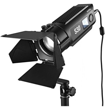 Godox S30 Lámpara LED y viseras SA-08 para BlackMagic Pocket Cinema Camera 6K